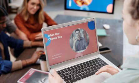 Remote design team using AI for feedback.